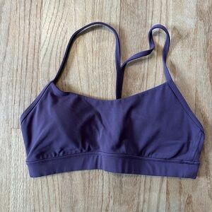 Lululemon Flow Y Nulu Bra Light Support Sports Bra